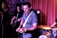 Sultans at Bar Pink